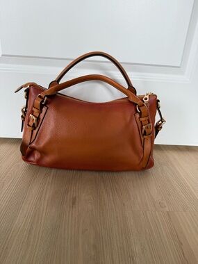 Structured Pebbled Leather Shoulder Bag - Cognac